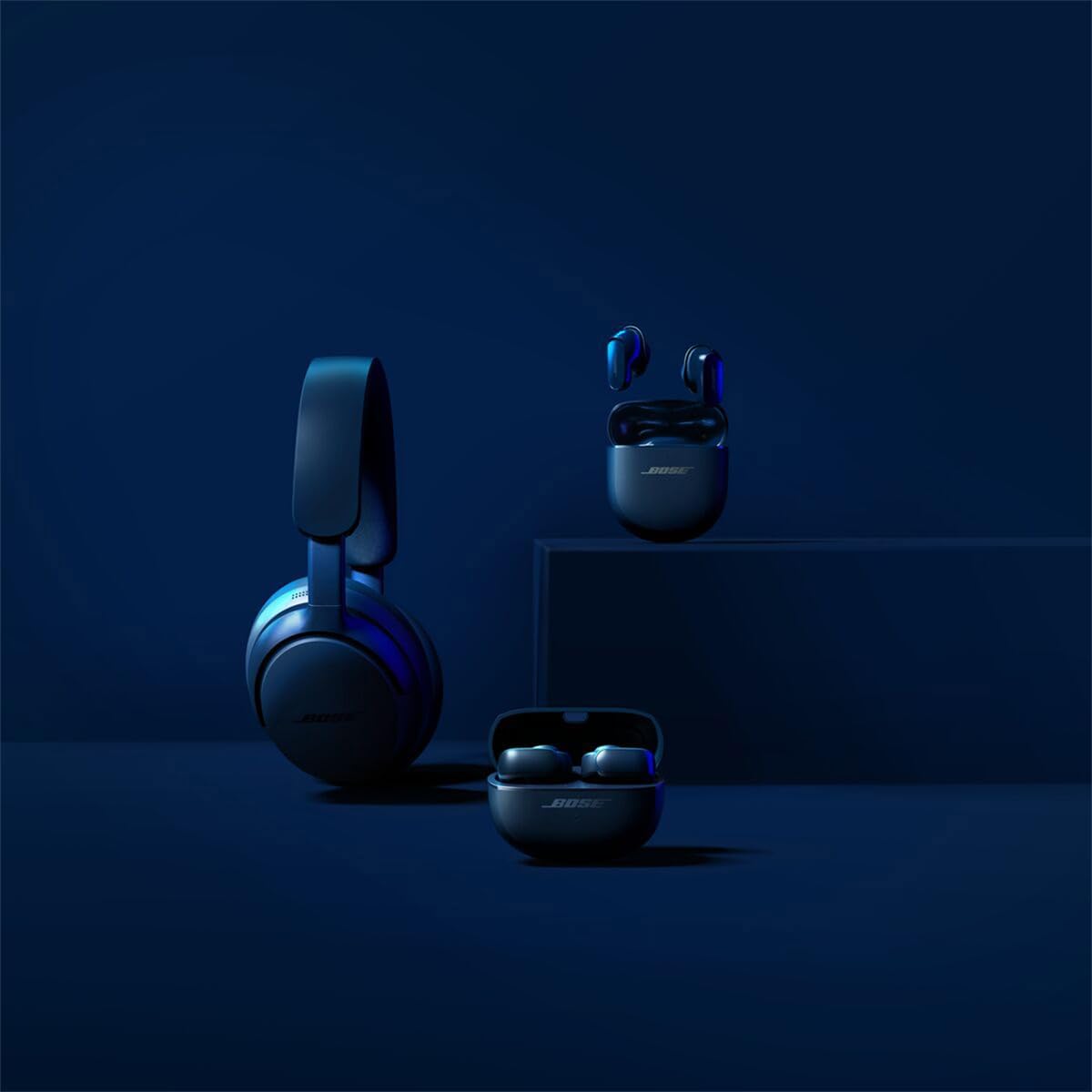 Bose QuietComfort Ultra Bluetooth Headphones, Wireless Headphones with Spatial Audio, Over Ear Noise Cancelling with Mic, Up to 24 Hours of Playtime, Lunar Blue - Limited Edition Color