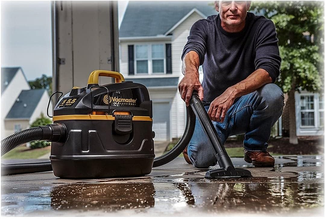 Vacmaster Professional - Professional Wet/Dry , 5 Gallon, Beast Series, 5.5 HP 1-7/8' Hose Jobsite Vac (VFB511B0201), Black