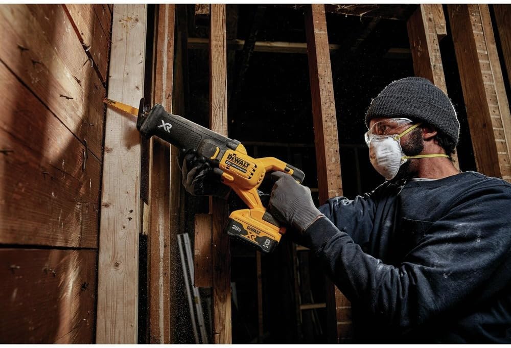 DEWALT 20V MAX* XR Reciprocating Saw Kit, Power Detect Tool Technology (DCS368W1)
