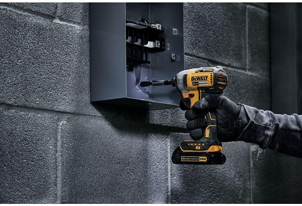 DEWALT 20V MAX Cordless Impact Driver Kit, Brushless, 1/4' Hex Chuck, 2 Batteries and Charger (DCF787C2)