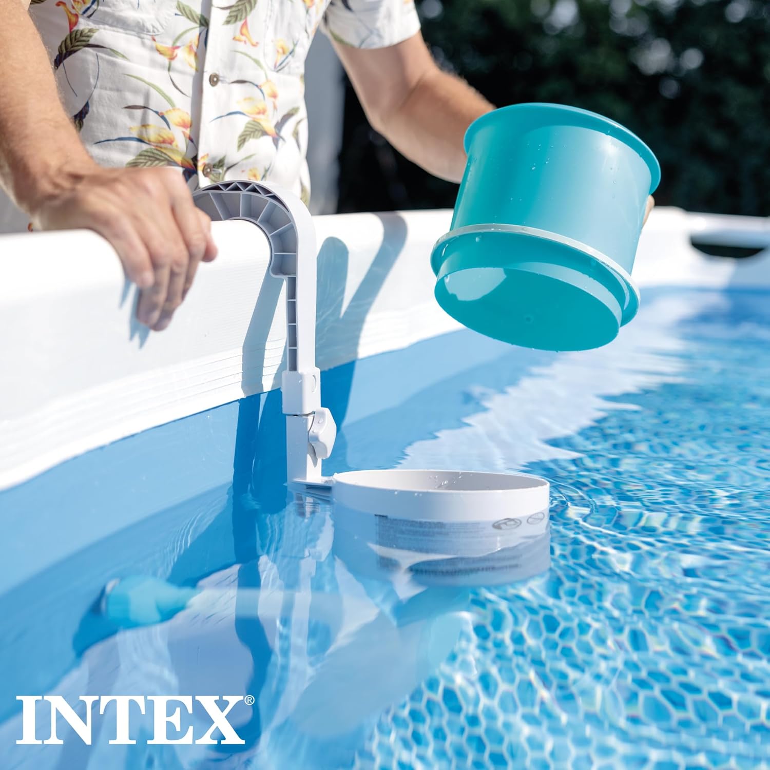 Intex Krystal Clear Saltwater System for 7000 Gallon Above Ground Swimming Pool and Deluxe 800 GPH Wall Mounted Pool Surface Automatic Skimmer