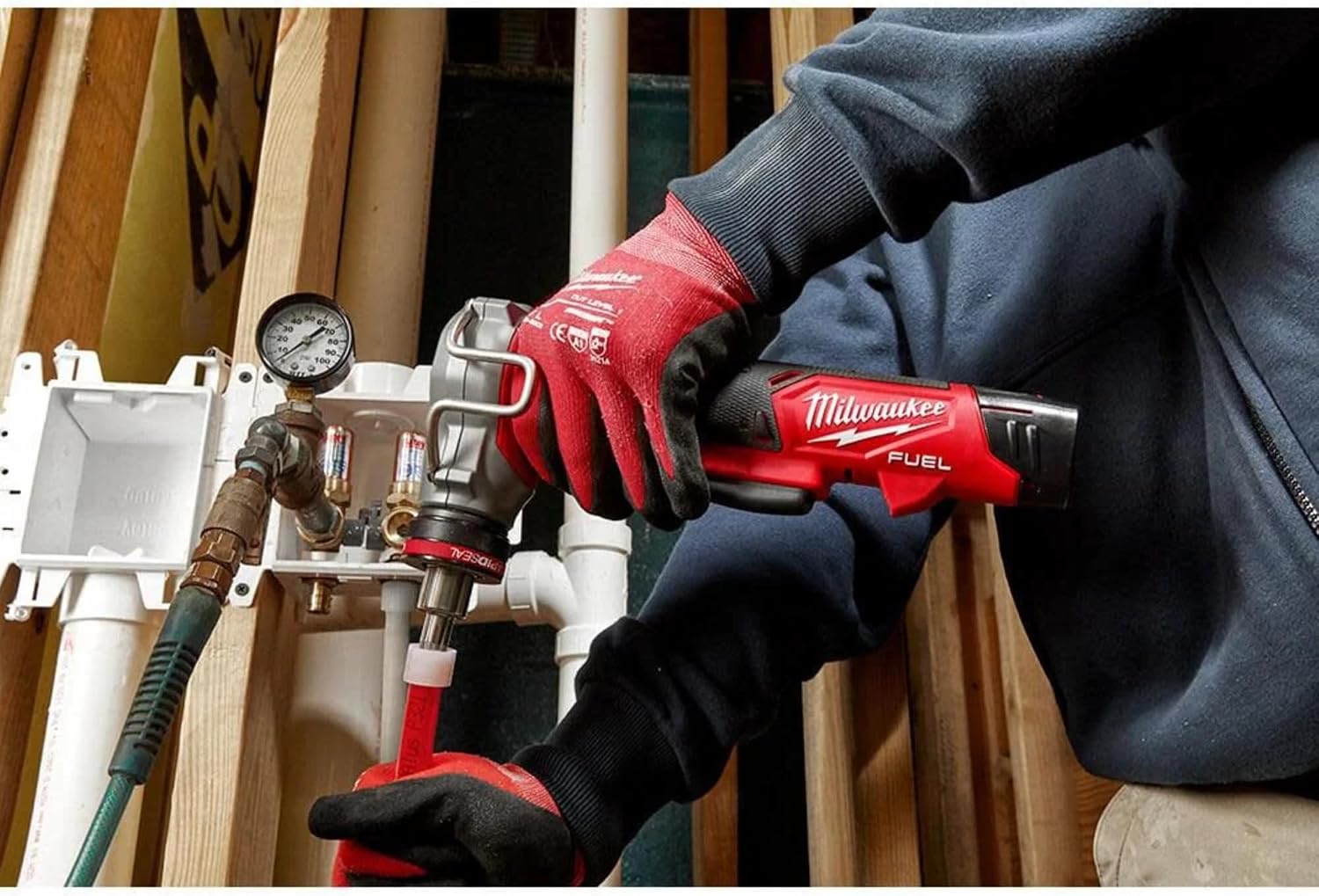 2532-22 M12 FUEL Cordless 3/8 in. - 1 in. PEX Expansion Tool Kit with (2) 2.0 Ah Batteries, (3) Rapid Seal Expansion Heads