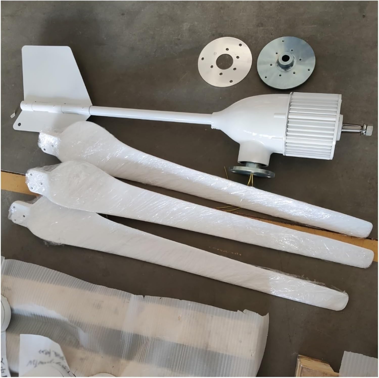Wind Turbine Generator, 3000W 24V 48V 96V 3 s Horizontal Wind Turbine Generator Windmill With MPPT Charger Controller and Off Grid Inverter for Marine, RV, Home(24V)