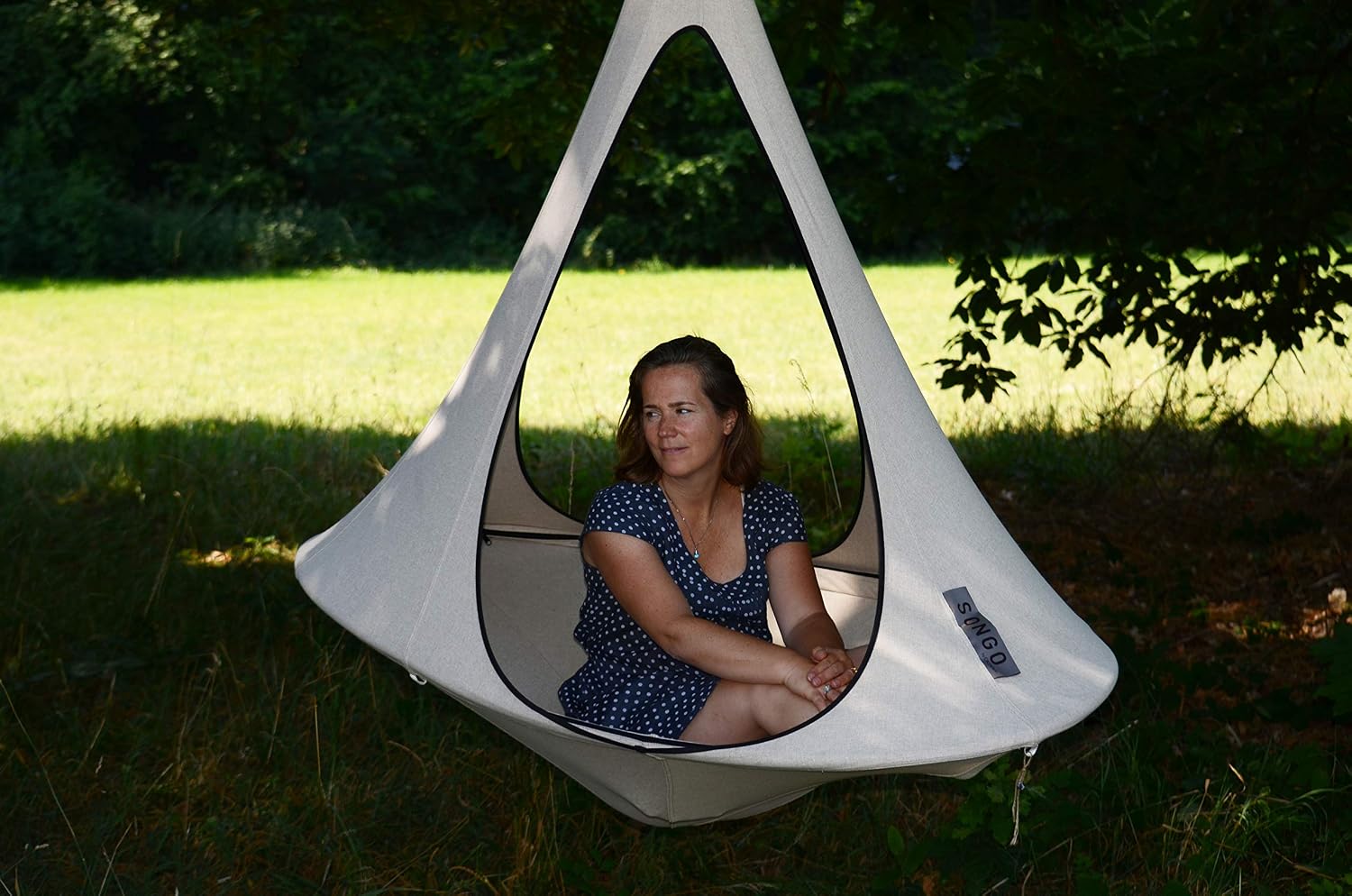 Vivere Cacoon Hanging Songo Chair- Indoor/Outdoor Olefin Canvas- 440 lb Capacity (Sand)