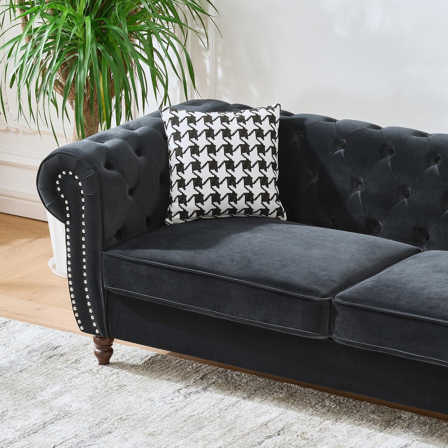 87' Velvet Tufted Sofa for Living Room, Elegant 3 Seater Upholstered Chesterfield Couch with Nailhead Rolled Arms and 2 Pillows for Home Office, Apartment, Studio, Black